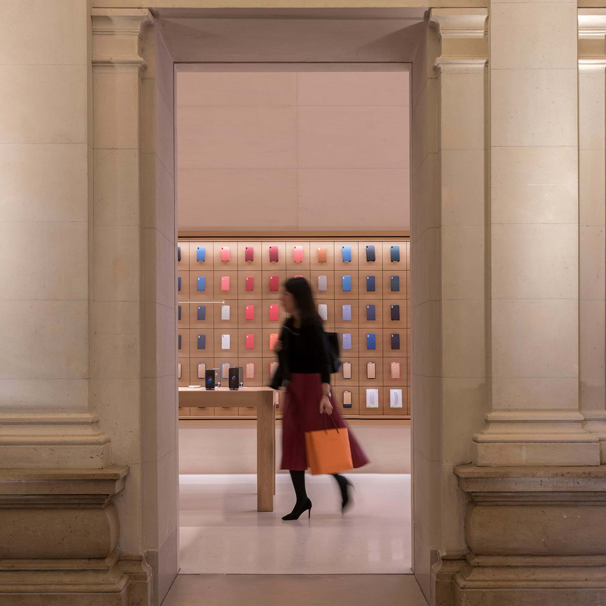 Foster + Partners' new Apple store addresses to Paris&rsquo; rich history