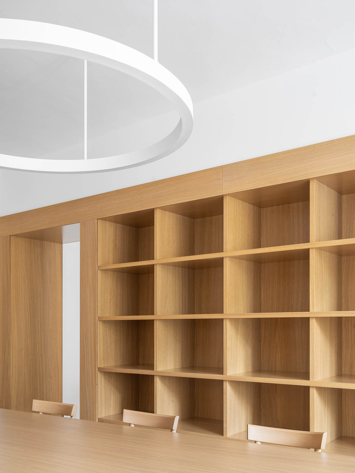 Brixen Public Library by Carlana Mezzalira Pentimalli acts like 
