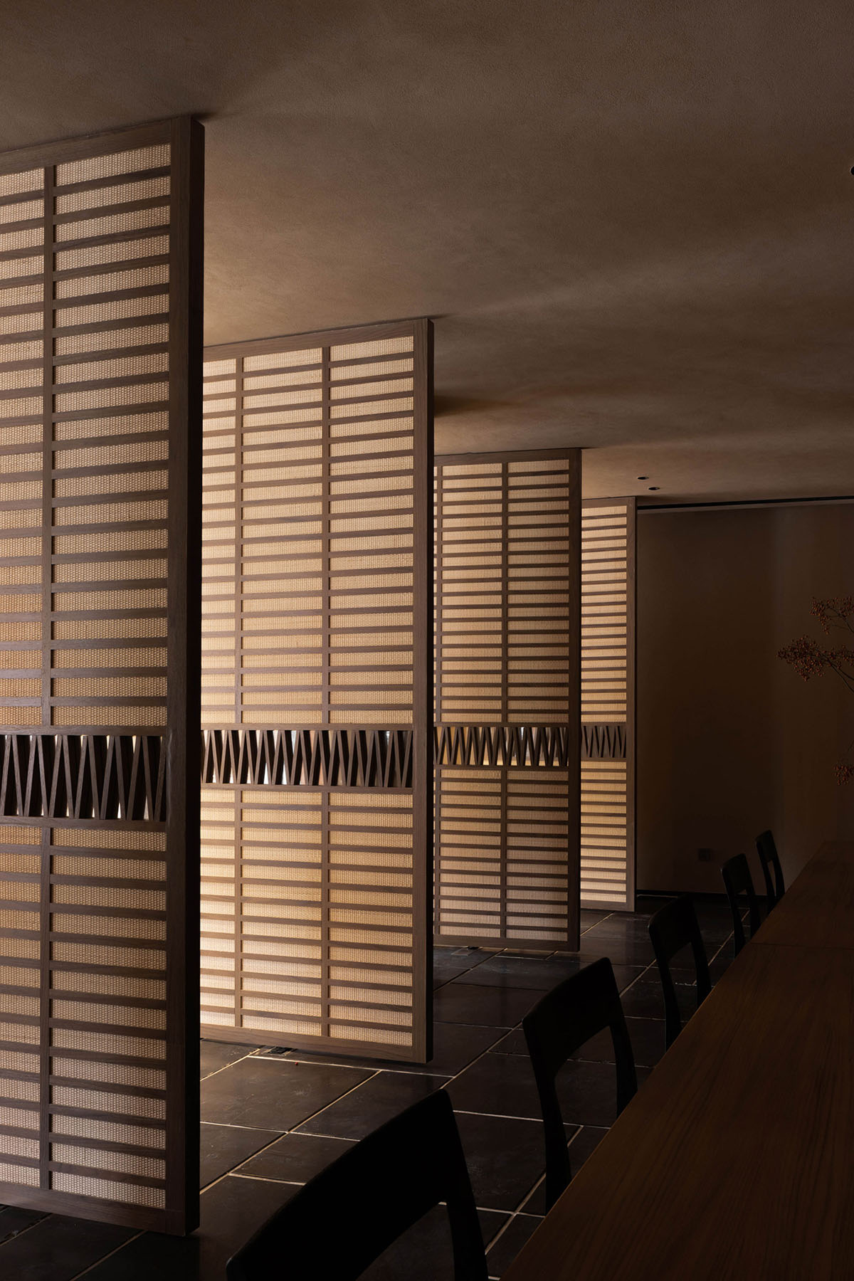 Fusion Design reveals seaside resort featuring red-colored and arched façade in Shenzhen