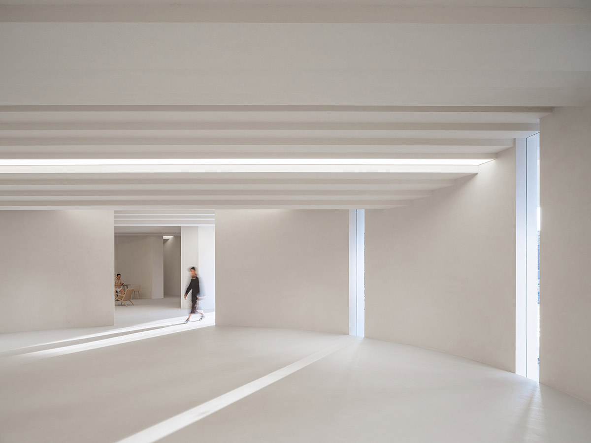 Simple Art Museum features wave-like roof mimicking rippling waters in Hefei