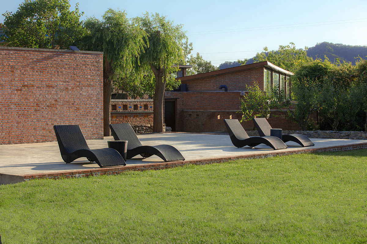 llLab.'s Brickyard Retreat Renovation references to the region's local craft history in Beijing