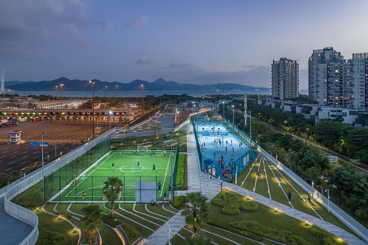 Crossboundaries converts old unused rooftop into a 1.2-km-long recreational urban strip in Shenzhen
