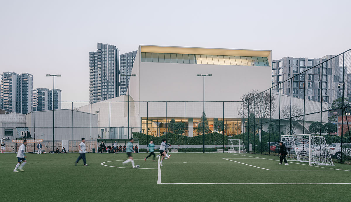 DL atelier designs an iceberg-like children's museum in China 
