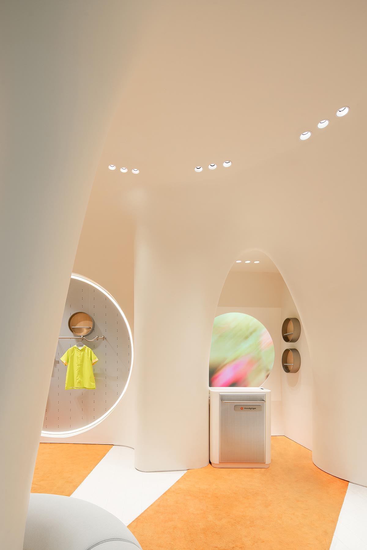 Sò Studio merges educational games with spatial design for a sports brand in Shanghai 