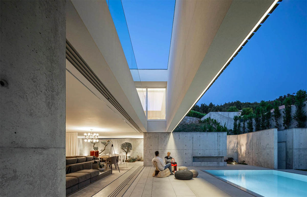 Rem'a Arquitectos built this rotating house according to site parameters in Portugal