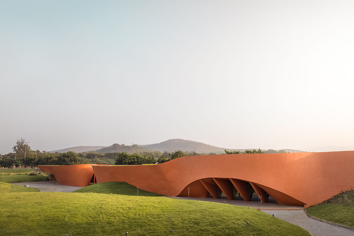 sP+a completes India's new arts centre, Hampi Art Labs, with sinuous concrete volume 