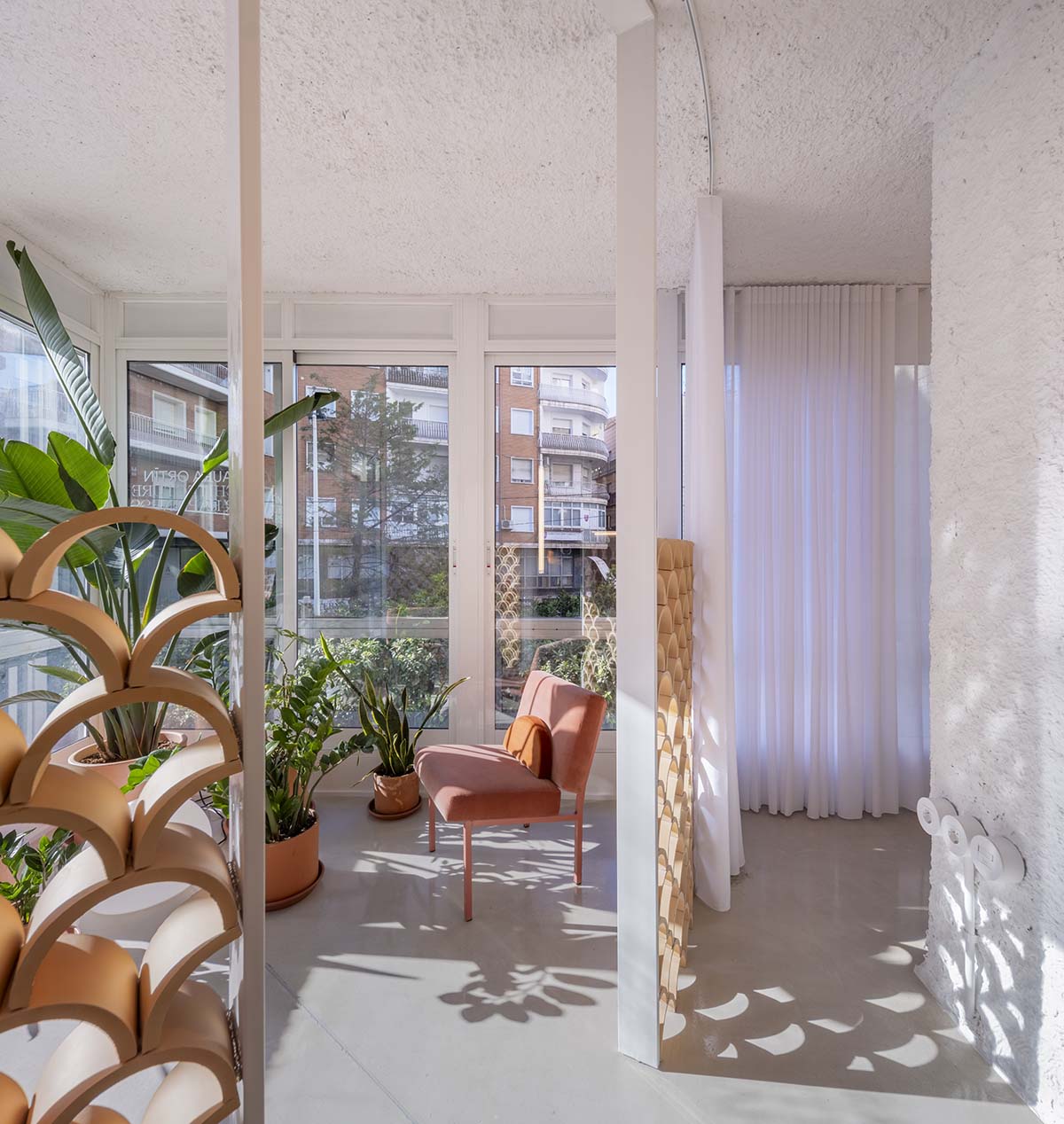 Laura Ort&iacute;n designed its own architecture office for 