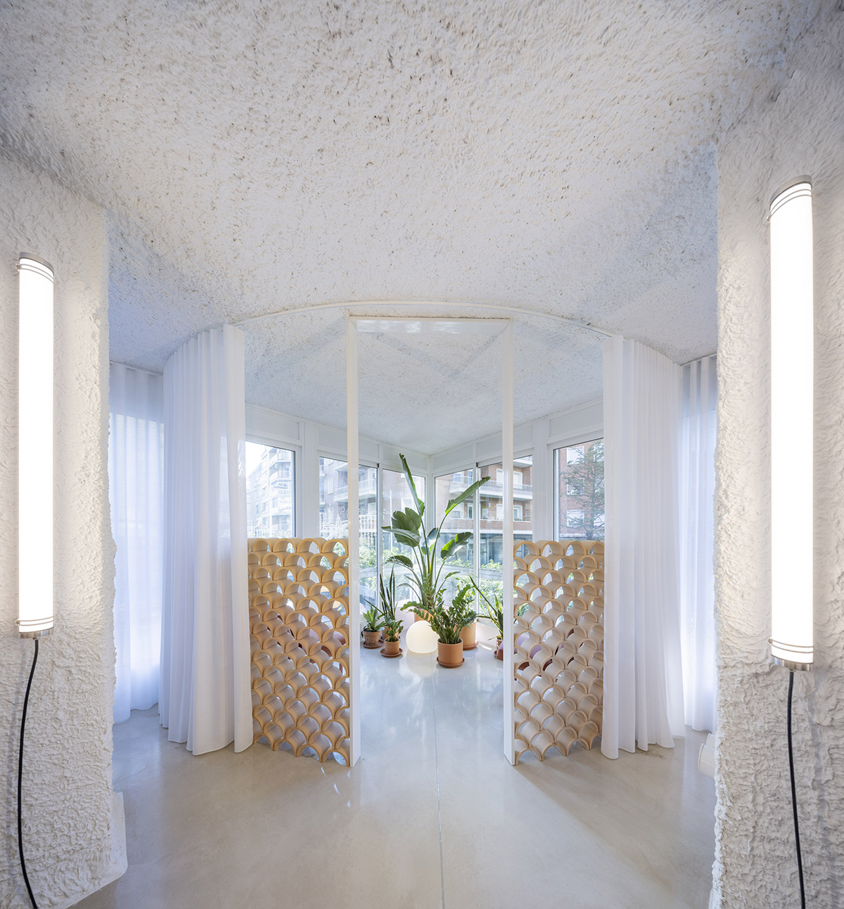 Laura Ort&iacute;n designed its own architecture office for 