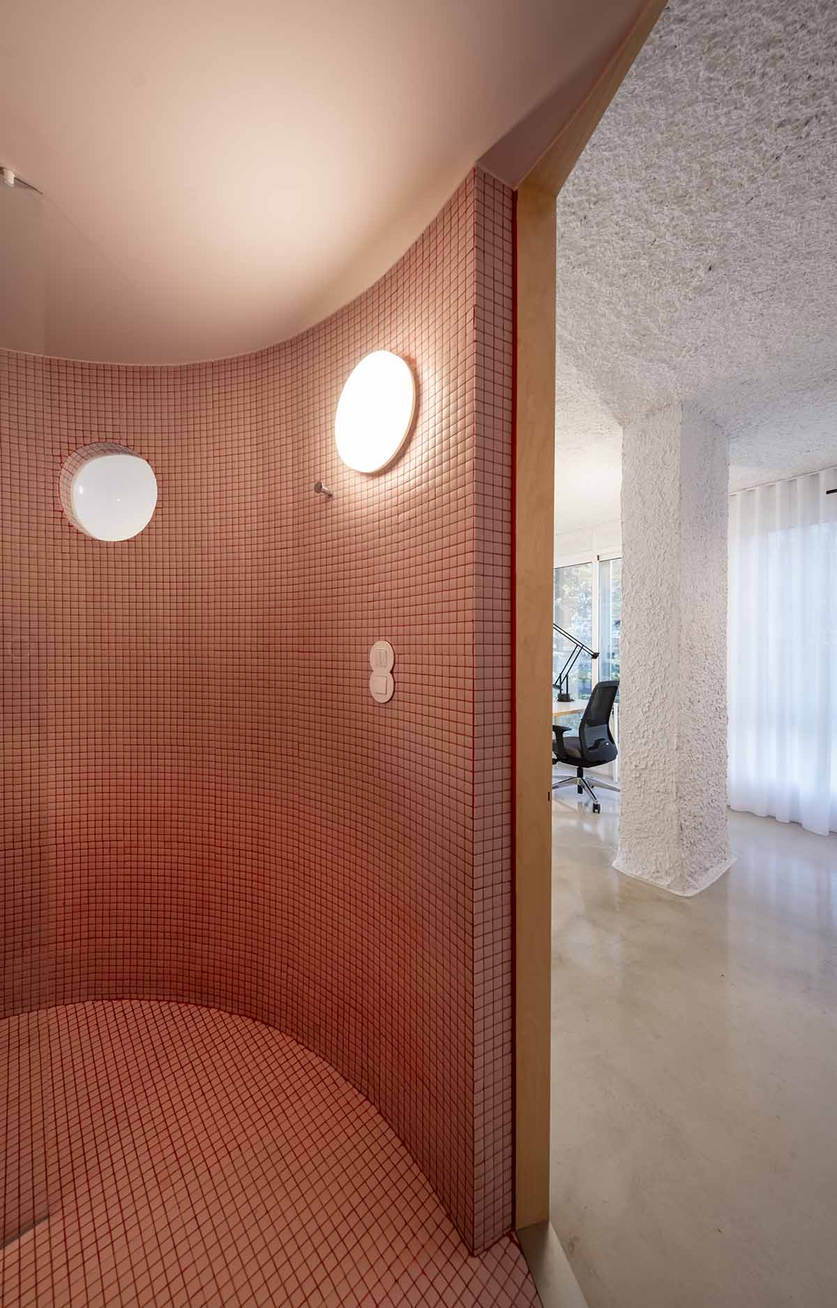 Laura Ort&iacute;n designed its own architecture office for 