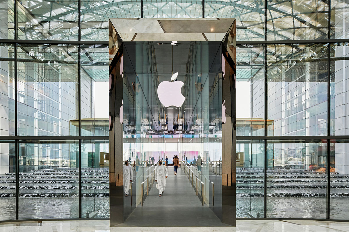 Foster + Partners designs new Apple store like a 