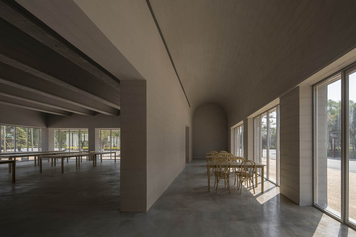 Studio 10 built community center featuring vaulted volumes and smooth corners in Jiaozuo