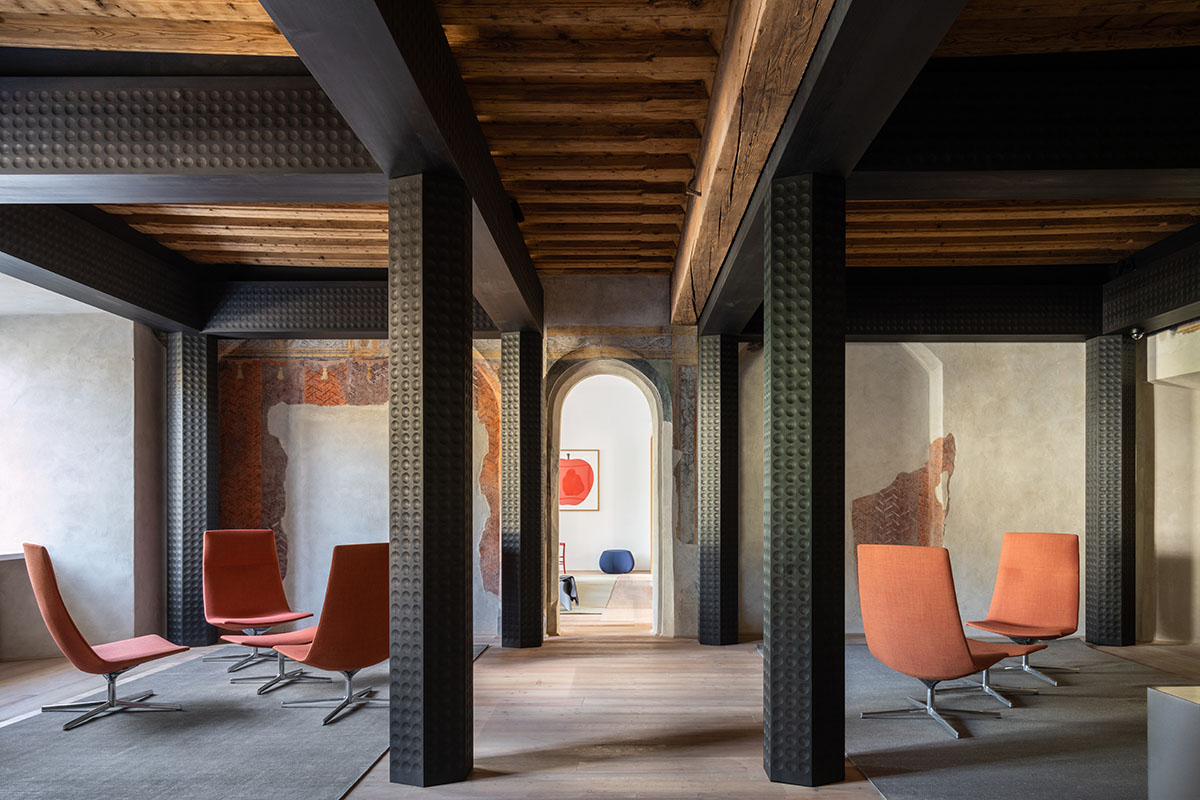 Brixen Public Library by Carlana Mezzalira Pentimalli acts like 