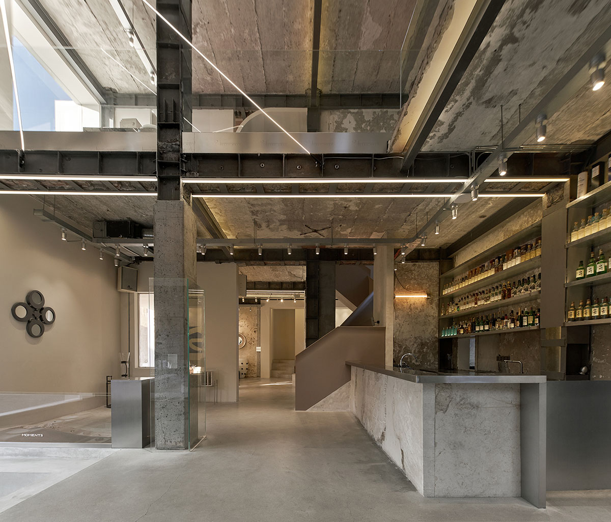 TRI-ORANGE DESIGN converts old industrial building into a photography studio in China 