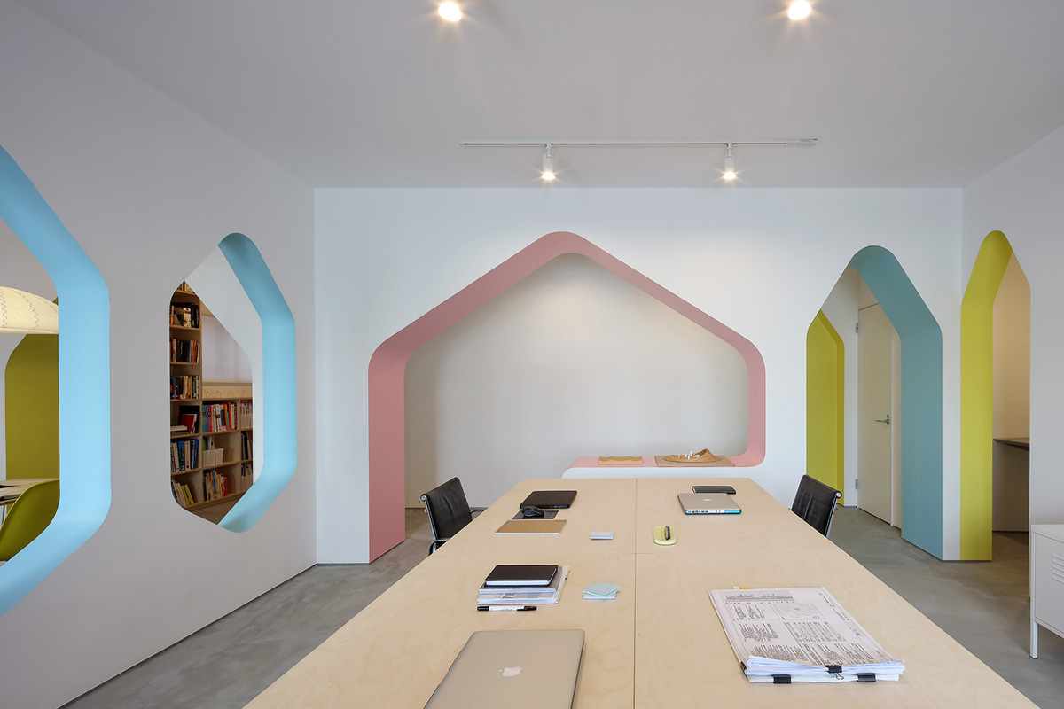 24d-studio renovates old Japanese house with structural
