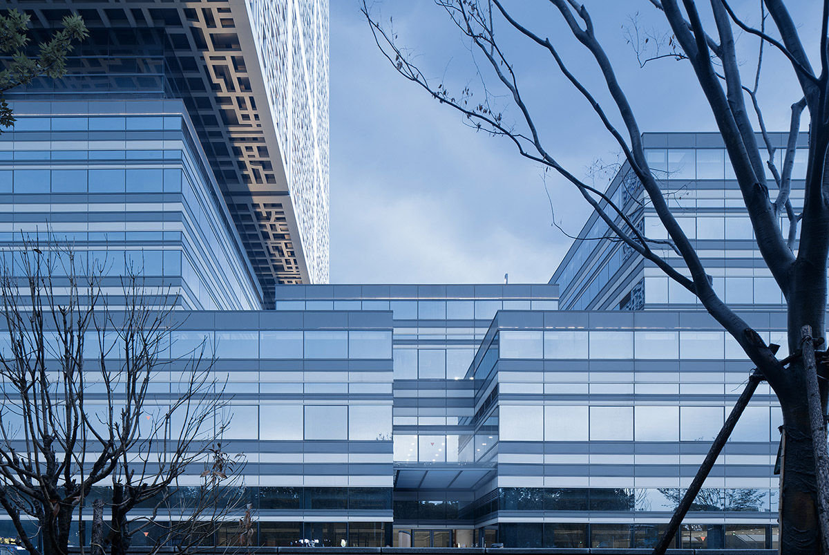 UAD completes Cube office building with staggered cubic volumes and ...