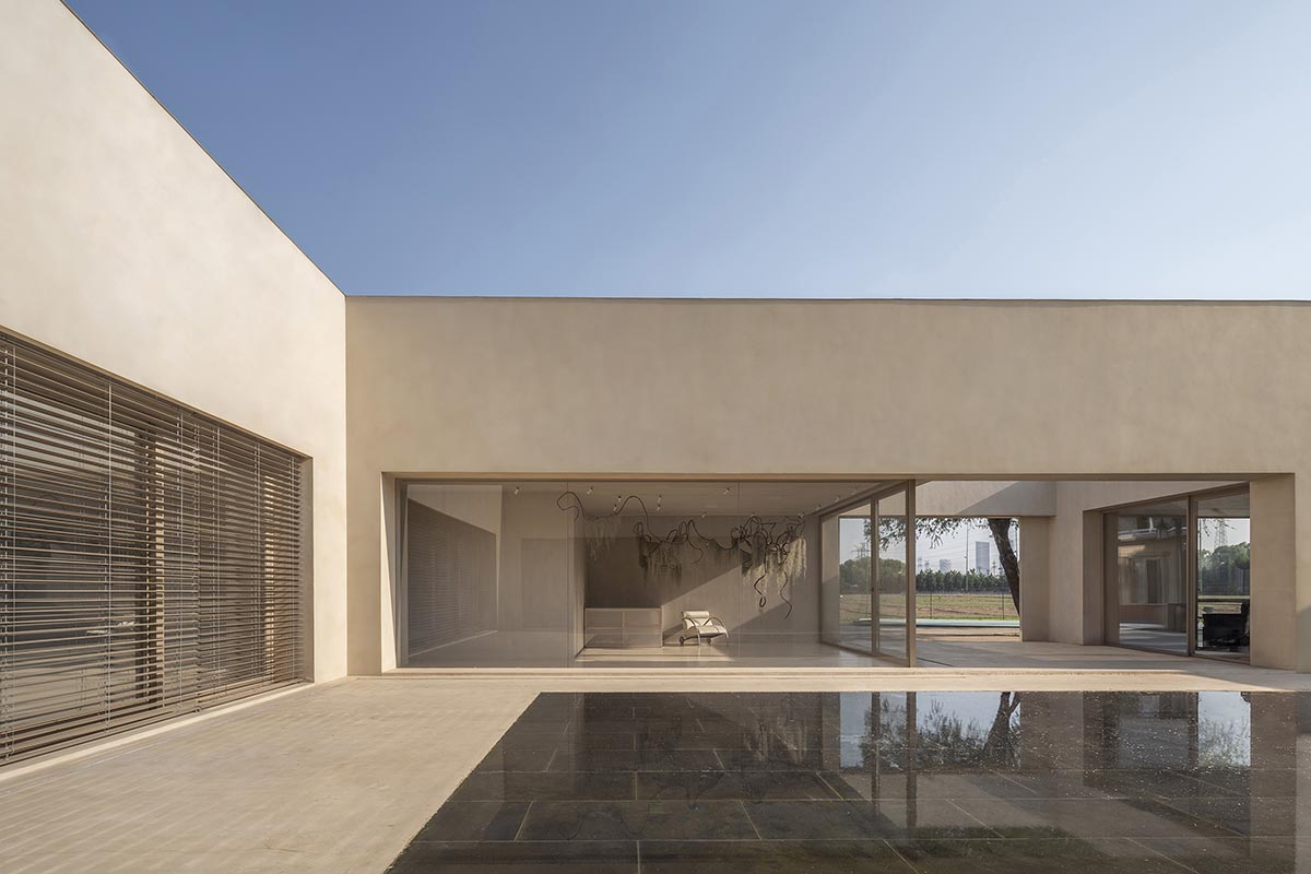 Archstudio completes Songmont Space by framing the courtyard in Beijing