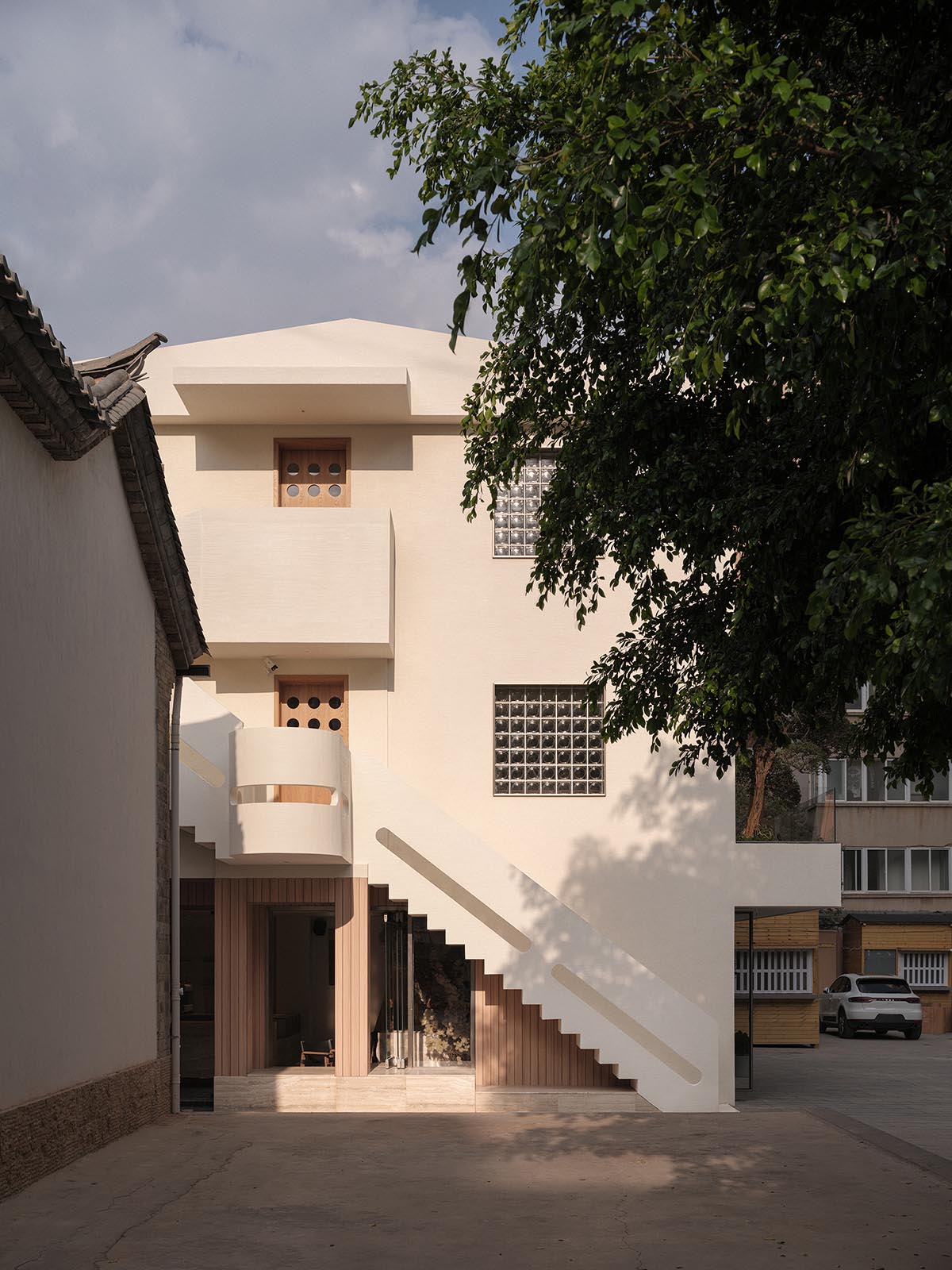 Aurora Design sculpts a façade resembling