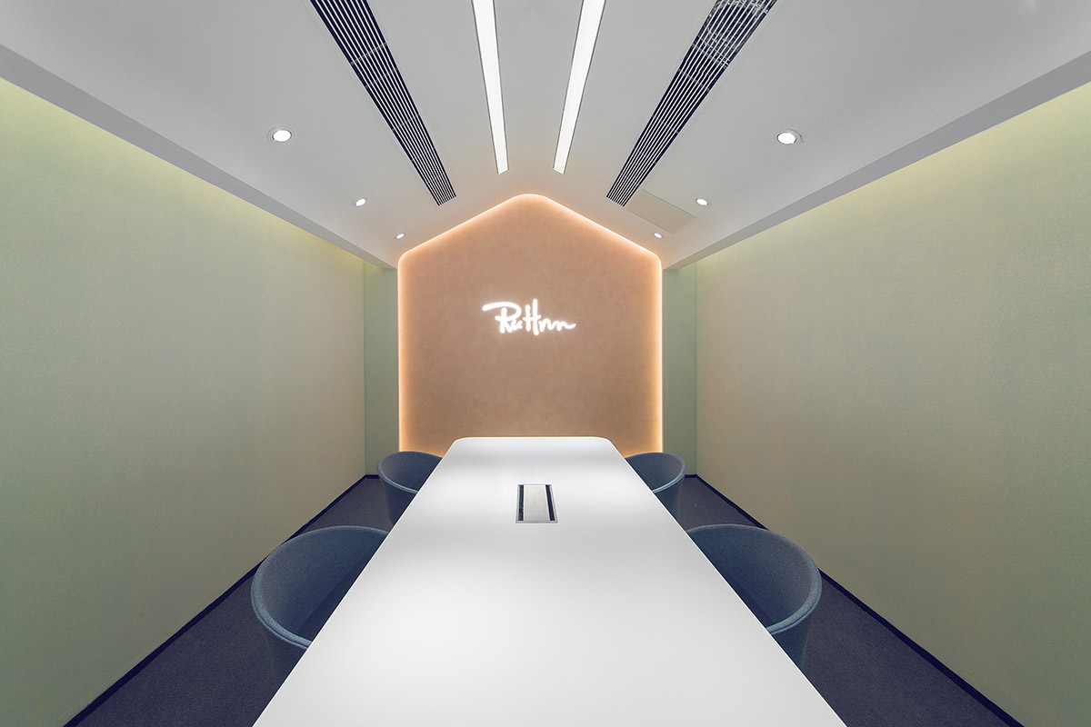 InDeco completes Ruhnn Culture Office with colorful spatial pattern in Hangzhou, China