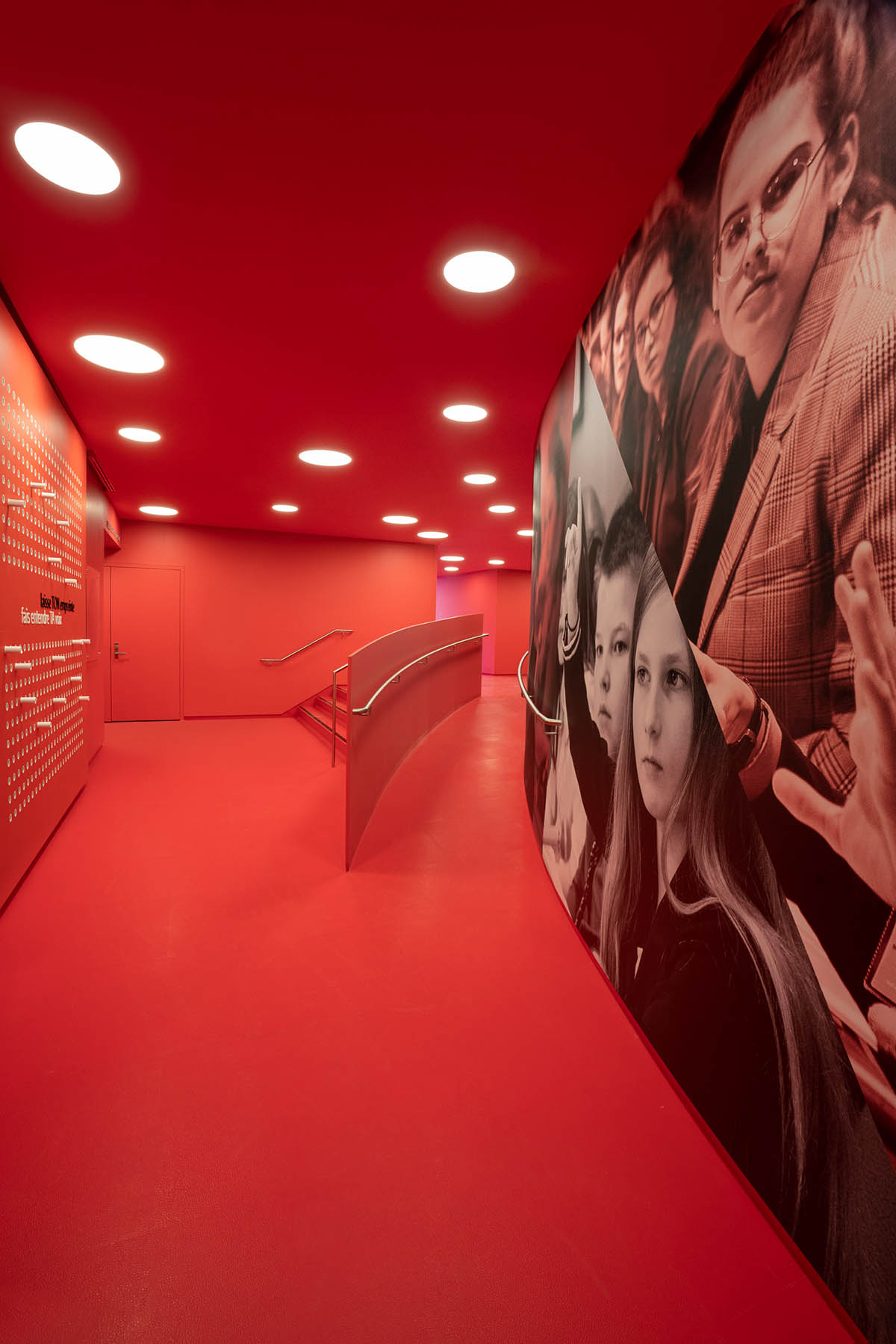 Provencher_Roy adds new pavilion to National Assembly Parliament Building with central spiral ramp