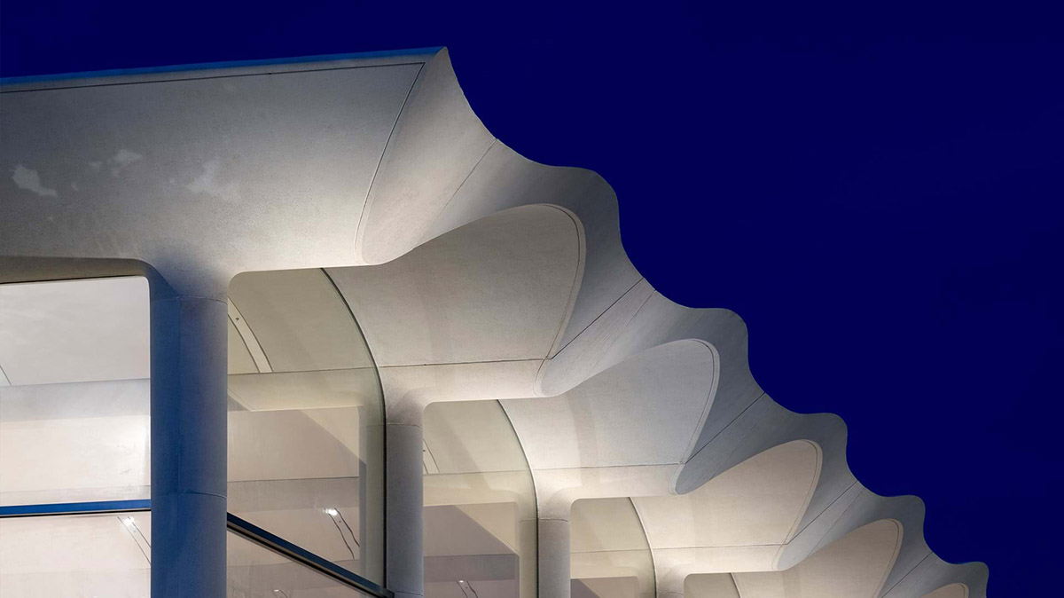 Foster + Partners' Apple store features undulating vaulted roof taking cues from Miami's climate