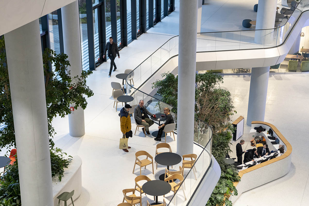 Foster + Partners completes new sustainable headquarters in Budapest 