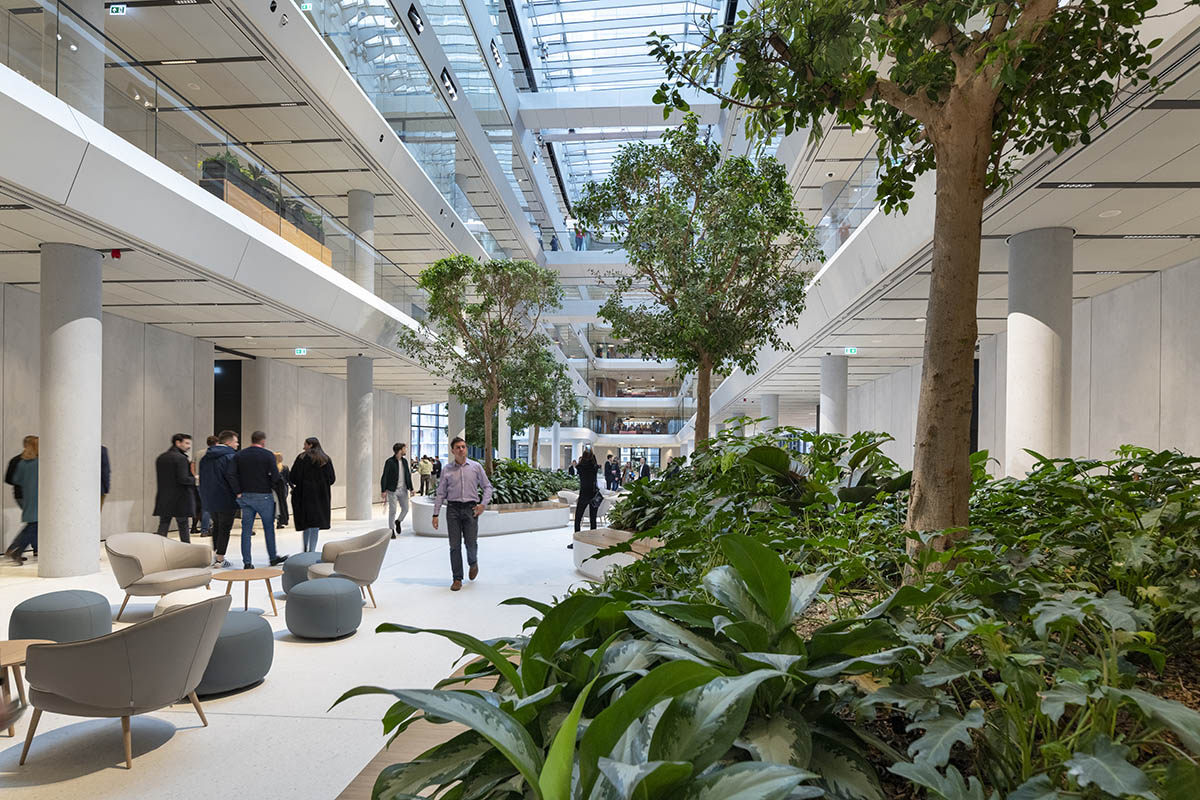 Foster + Partners completes new sustainable headquarters in Budapest 