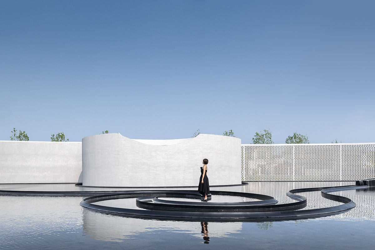 Circular, oval and square volumes form art museum designed by Wutopia Lab in China 