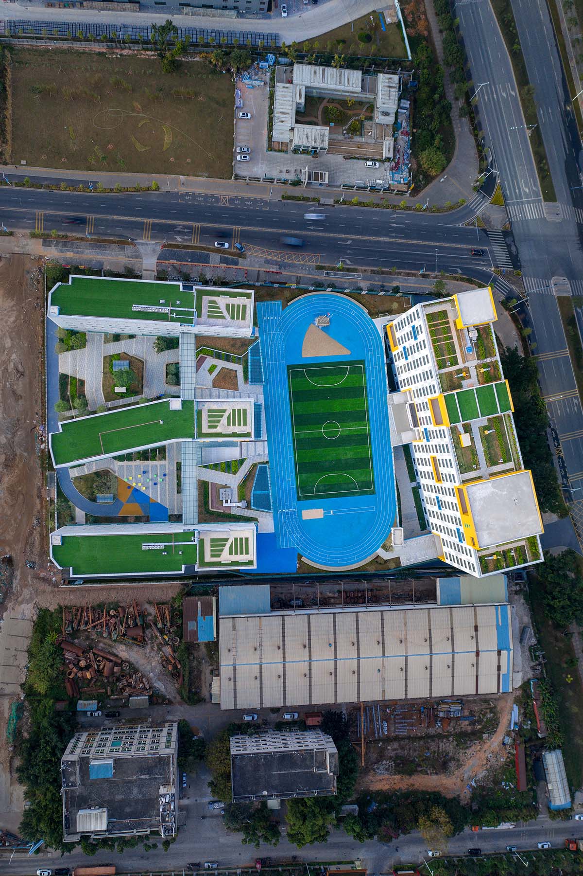 Crossboundaries completes colourful Jinlong prefab school in Shenzhen