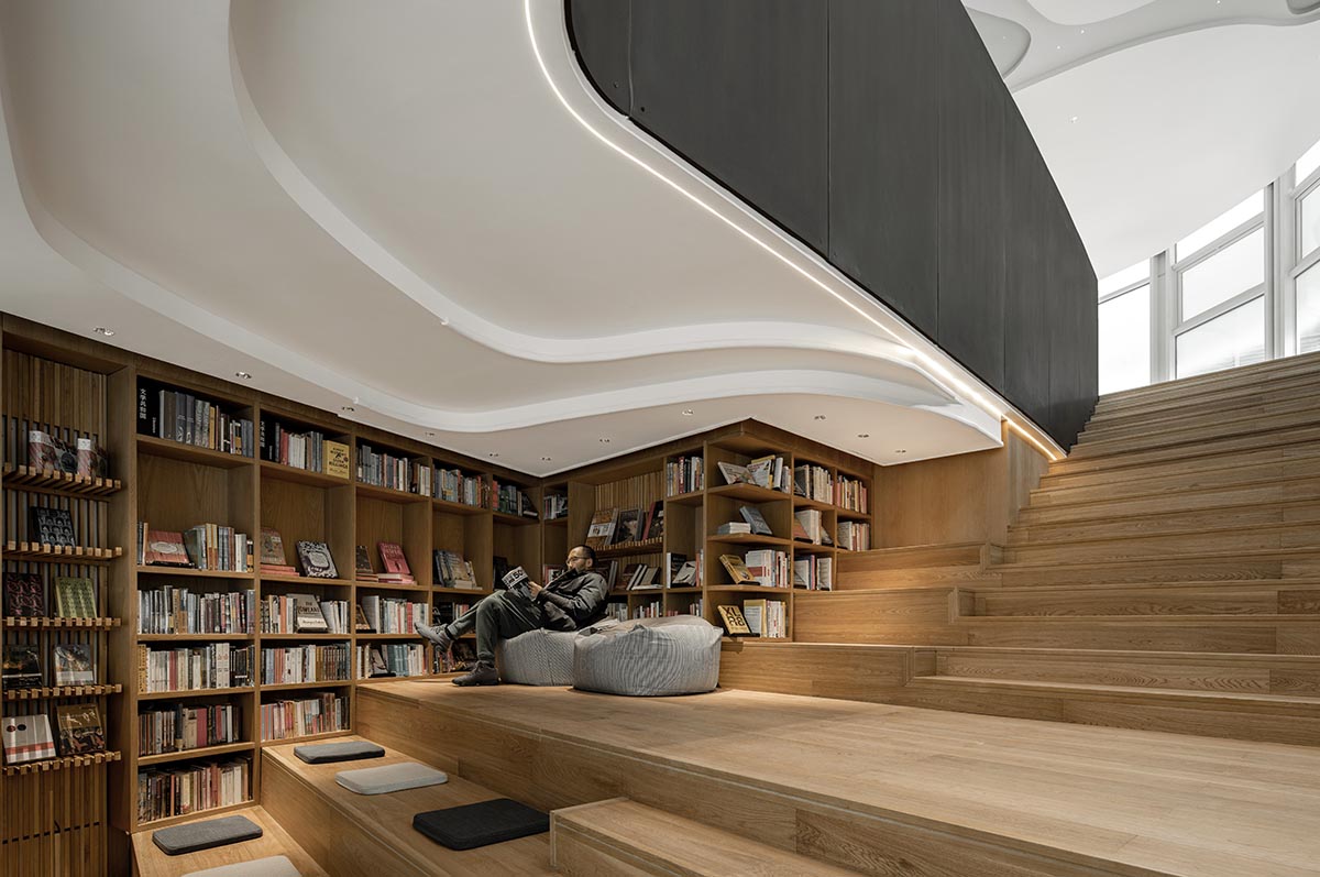 a9a rchitects wraps Fang Suo - Fang Ting Bookstore with transparent glass curtain wall in China