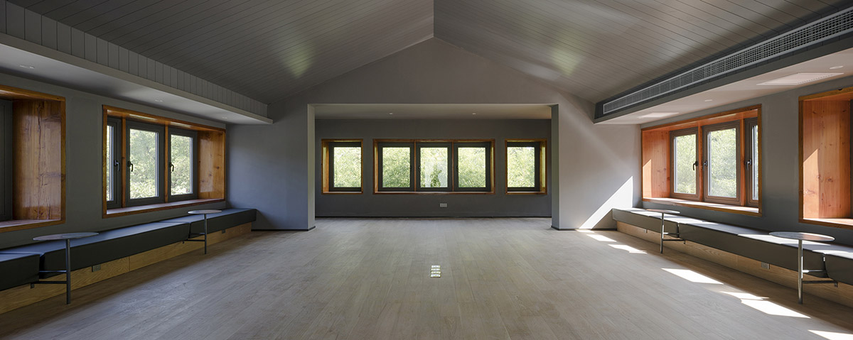 y.ad studio converts office building into a light-filled conference center in Kunshan