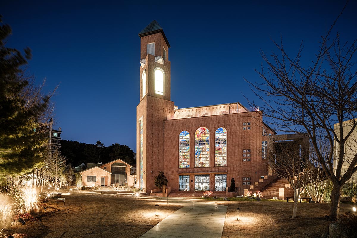 NONE SPACE mimics forests and caves in the interiors of a 120-year-old church in South Korea 