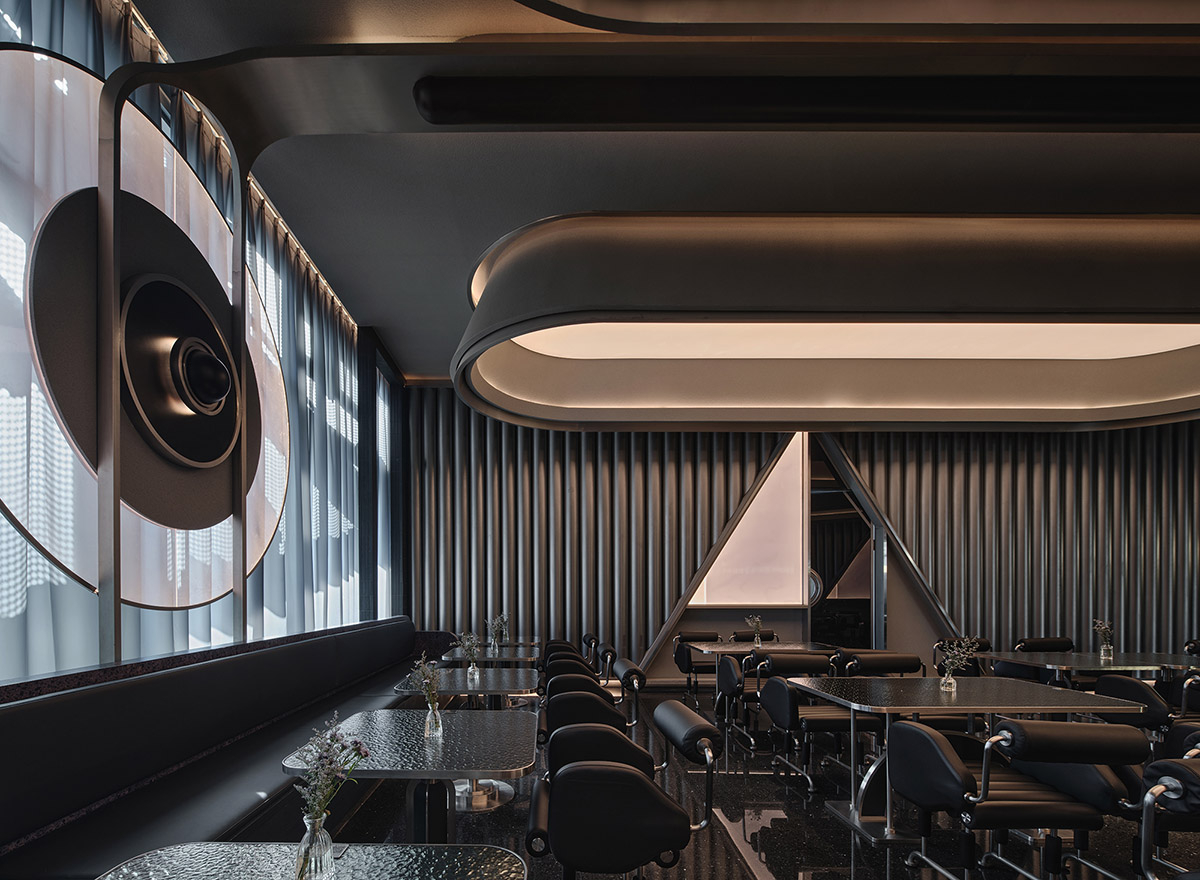 PIG Design sculpts restaurant building with diamond-shaped lines and retro effect in China