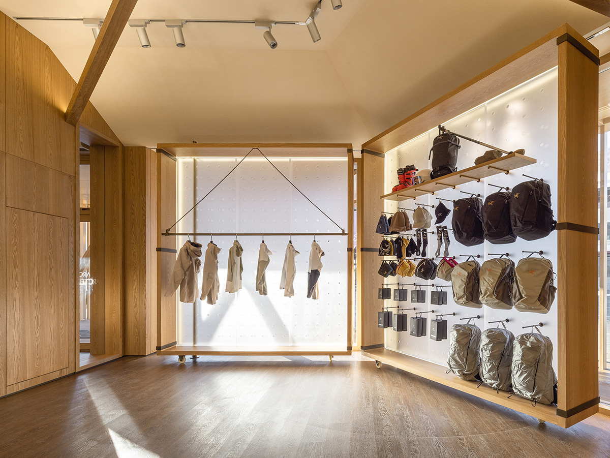 A store designed by STILL YOUNG look like 