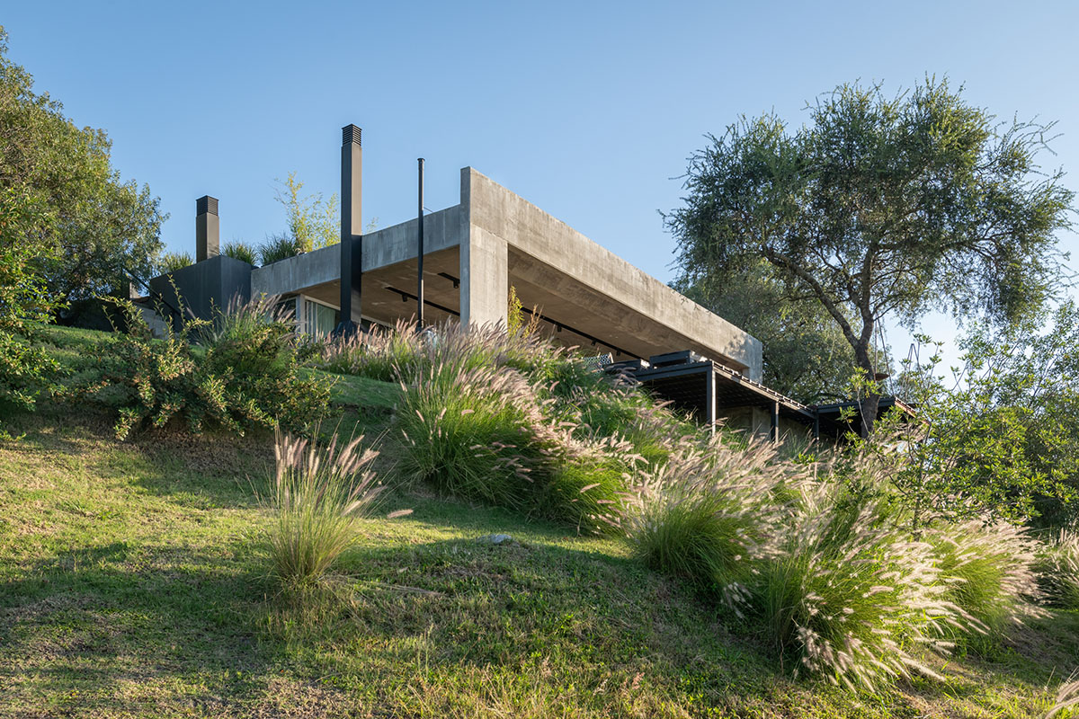 Estudio Herbera completes Casa En Mendiolaza in Córdoba, Argentina