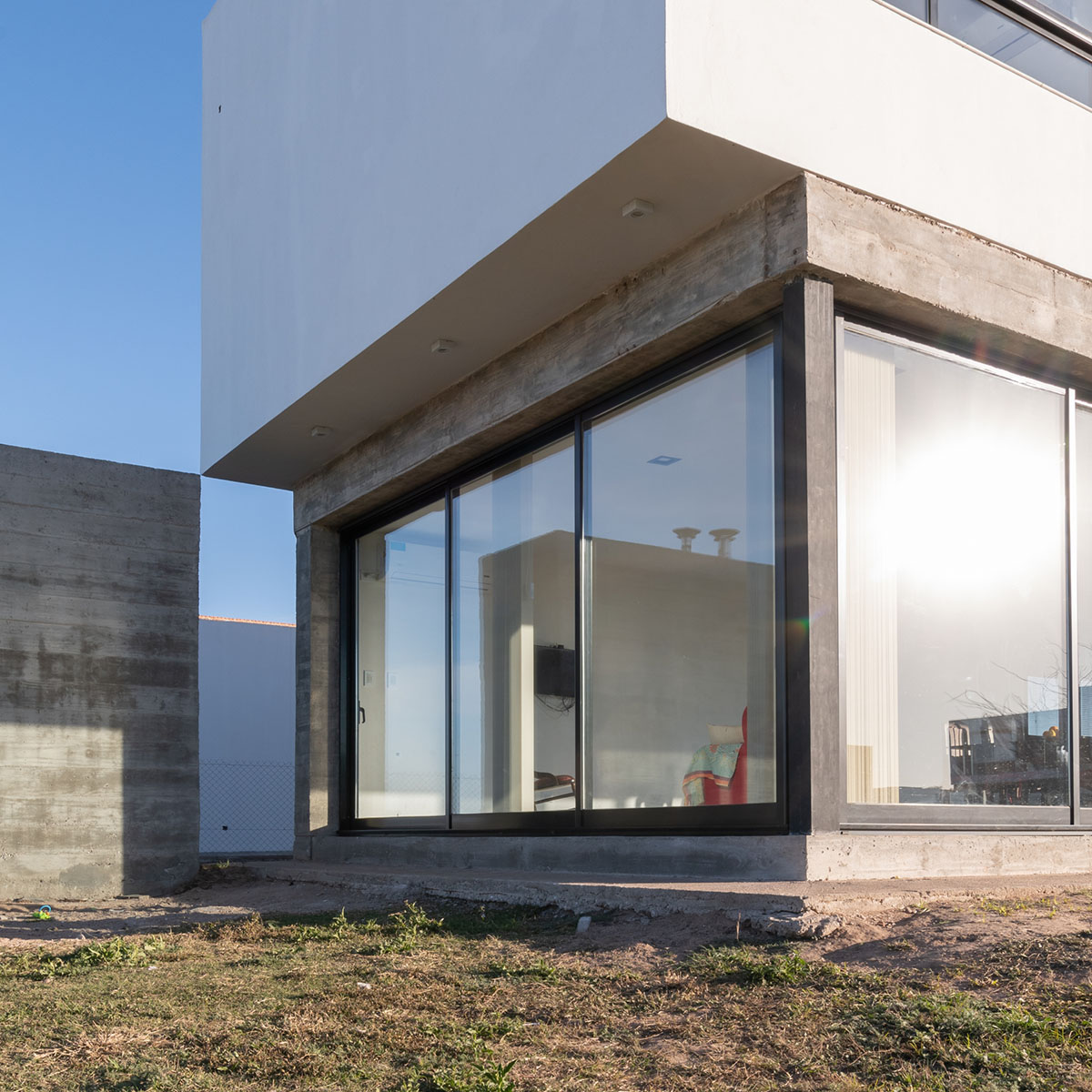 MZ Arquitectos completes a detached family house in Córdoba
