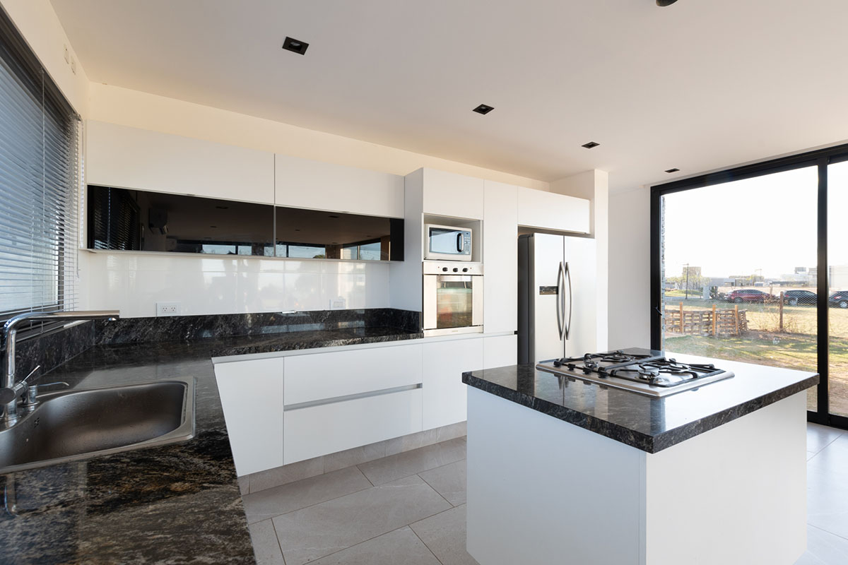 MZ Arquitectos completes a detached family house in Córdoba