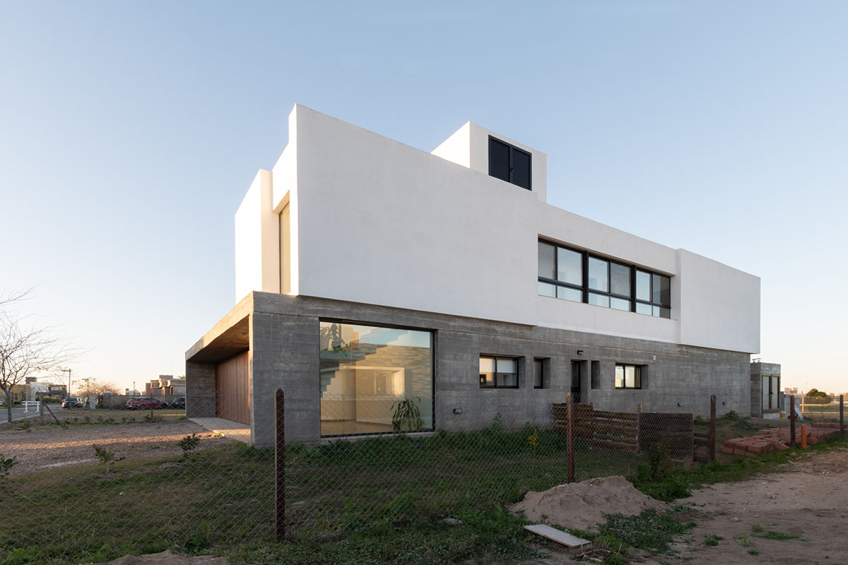 MZ Arquitectos completes a detached family house in Córdoba
