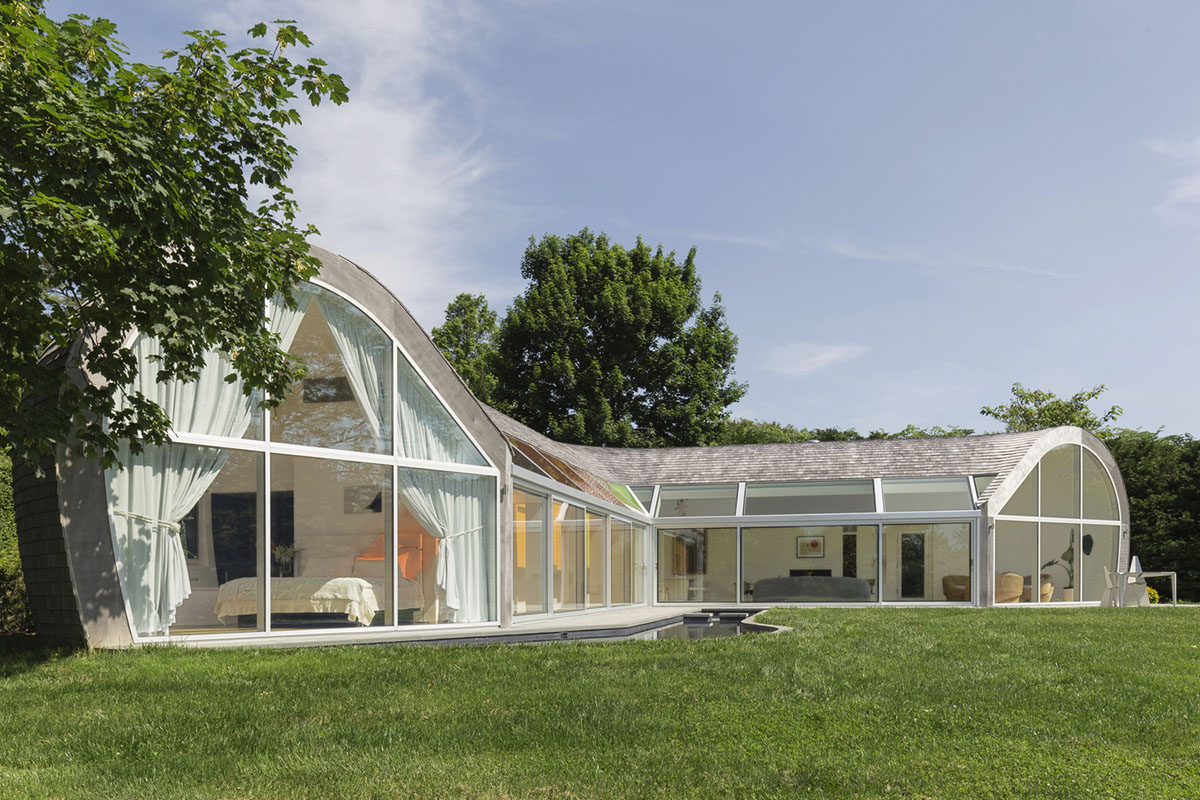 nea studio's cocoon-shaped residence in Long Island acts as a