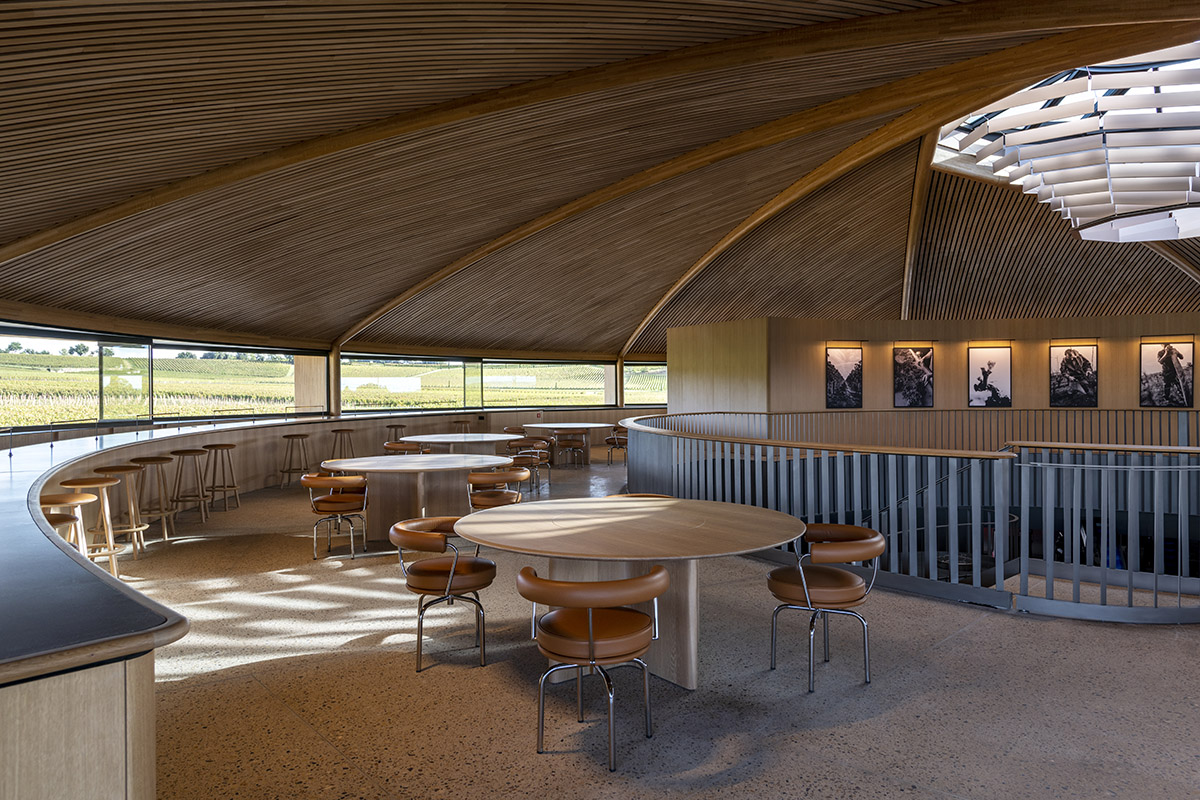 Foster + Partners completes circular Le Dôme winery in the rolling hills of Bordeaux