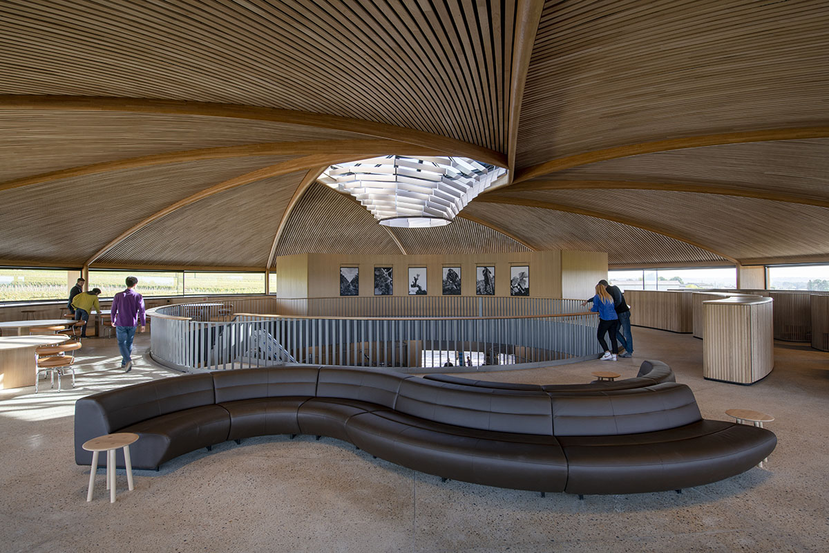 Foster + Partners completes circular Le Dôme winery in the rolling hills of Bordeaux