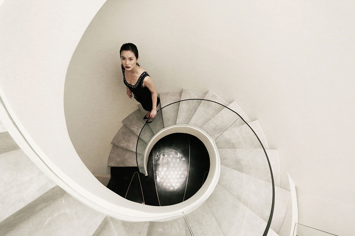 CAA Architects creates flower-like double-deck terrace in the interior of restaurant in Beijing