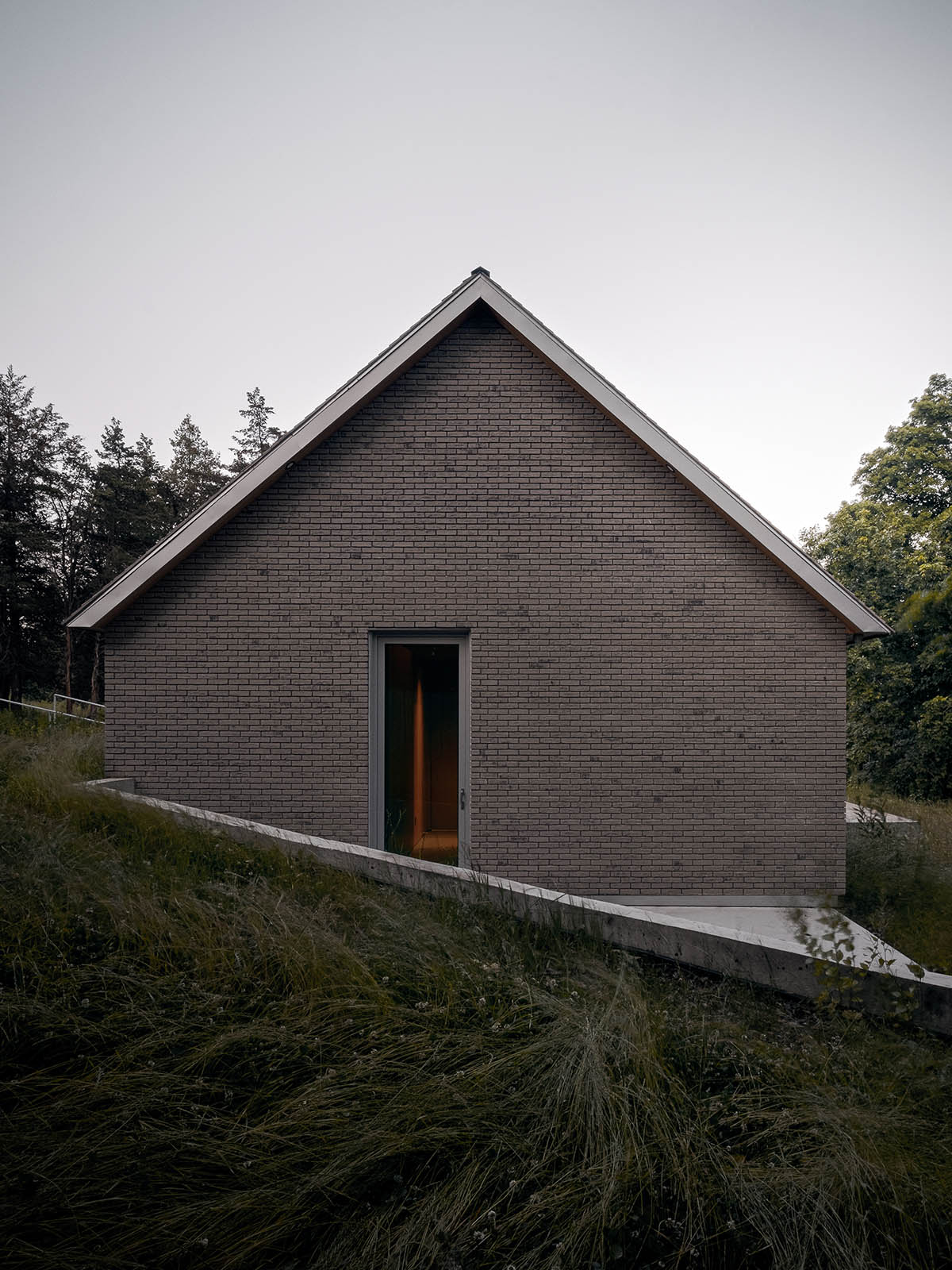 StudioAC is inspired by agrarian architecture of the area to design Cherry Valley Residence