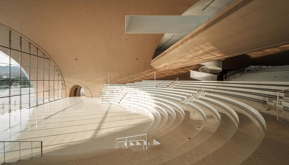 Culture and art complex features three mega arches that serve as a gateway to the city in Zhuhai