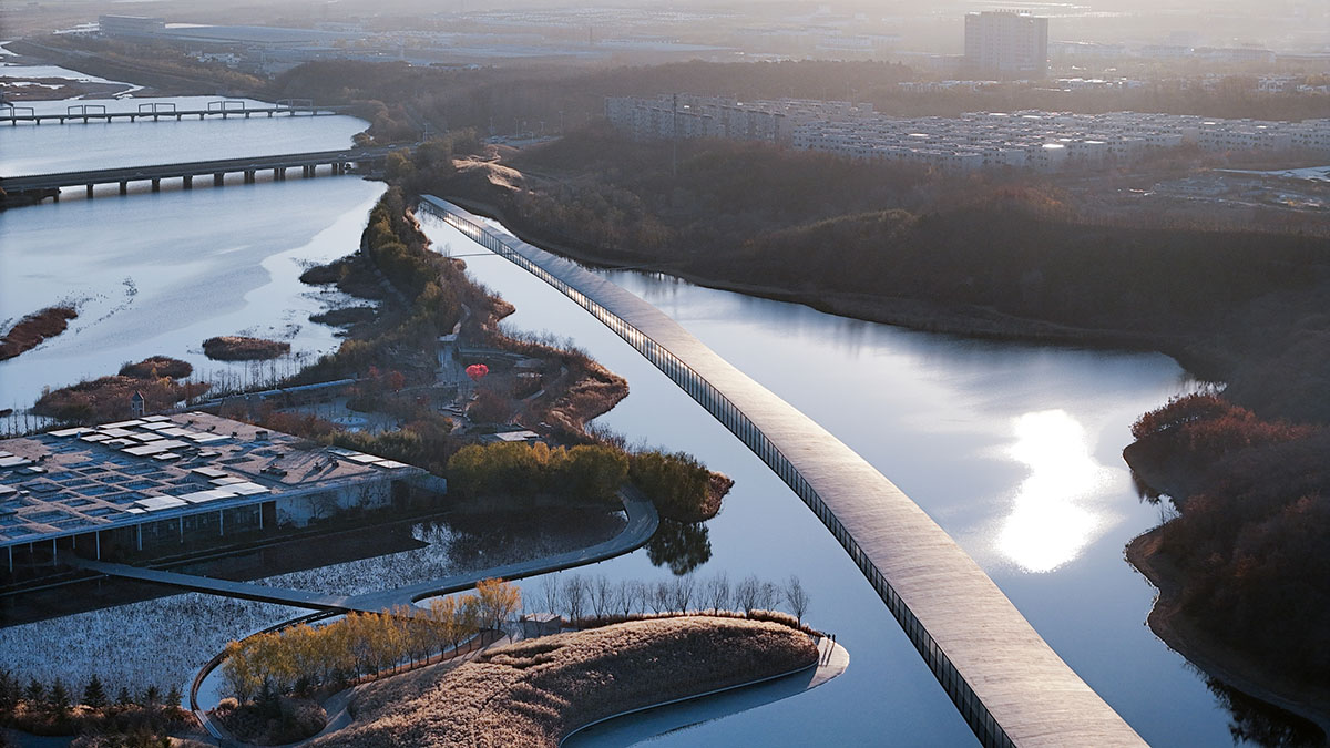 Junya Ishigami+Associates built one-kilometre-long museum on a manmade lake in China 