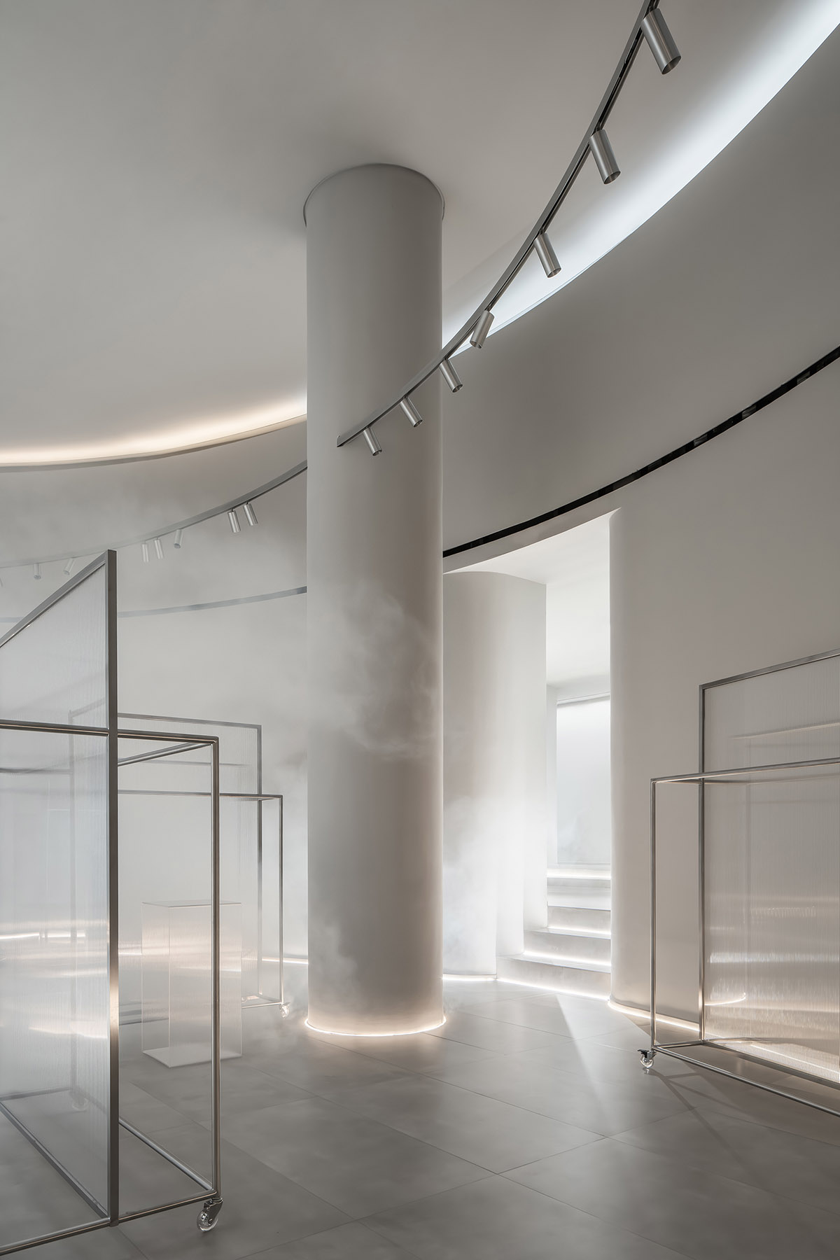 Cun Design completes ROSEMOO Headquarters Office with white linear volume in Beijing