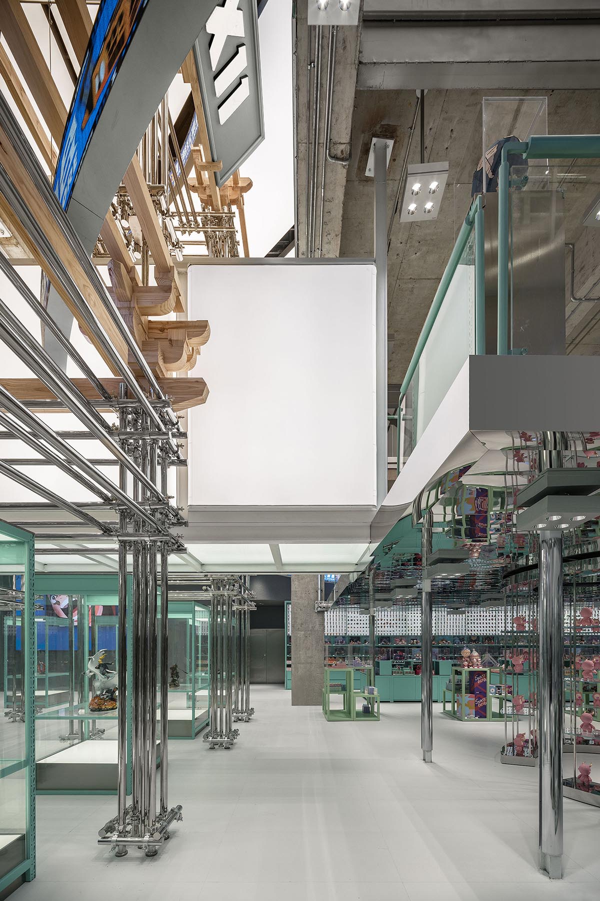 BloomDesign combines stainless steel tubes with timber joints to create retail store in China 