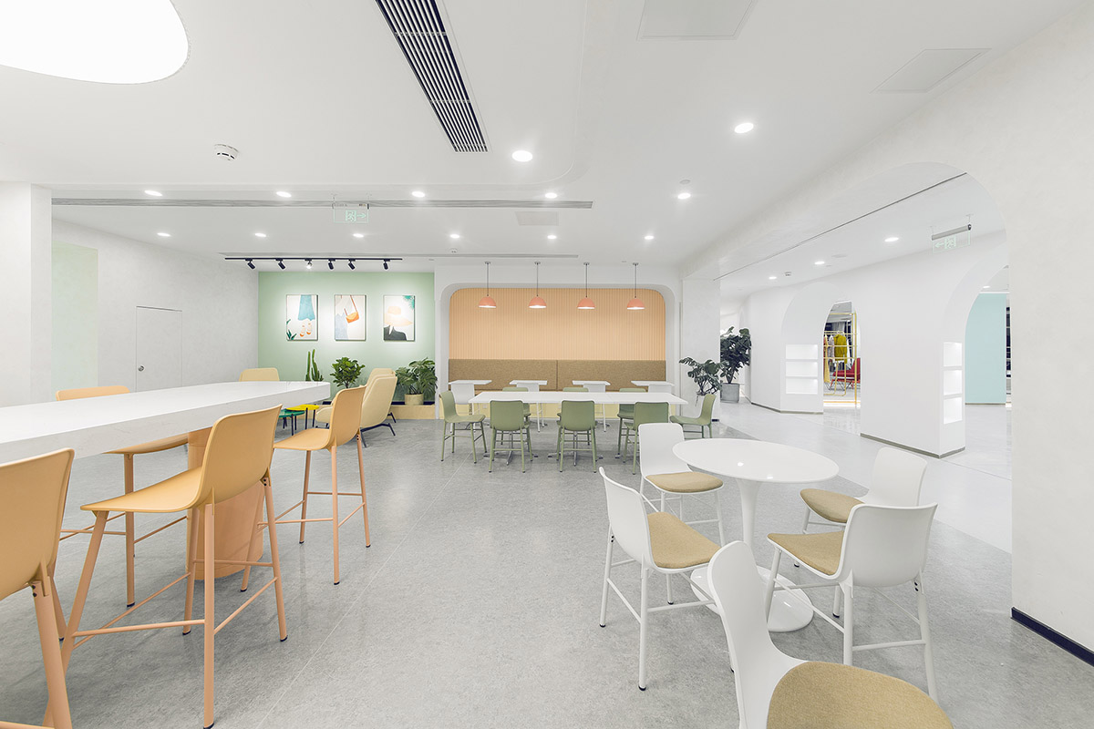 InDeco completes Ruhnn Culture Office with colorful spatial pattern in Hangzhou, China