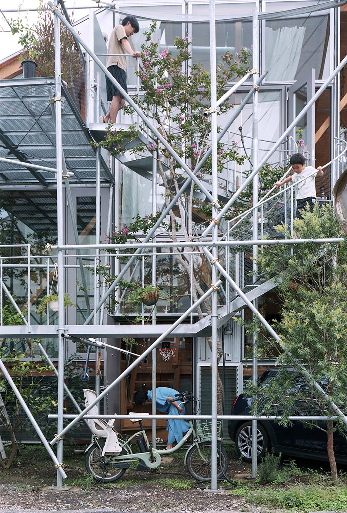 Daita2019 House by Suzuko Yamada Architects takes its language from the complexity of linear elements