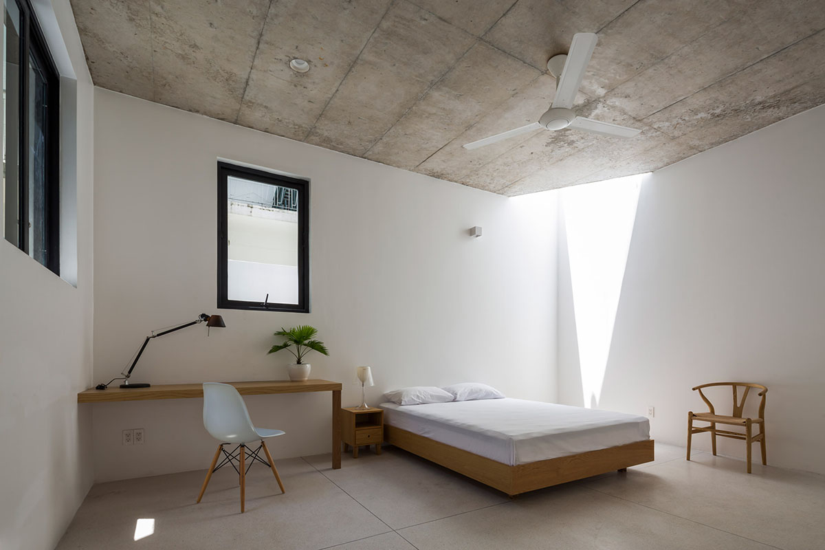 Sanuki Daisuke Architects' multifaceted concrete house features more open spaces in Vietnam