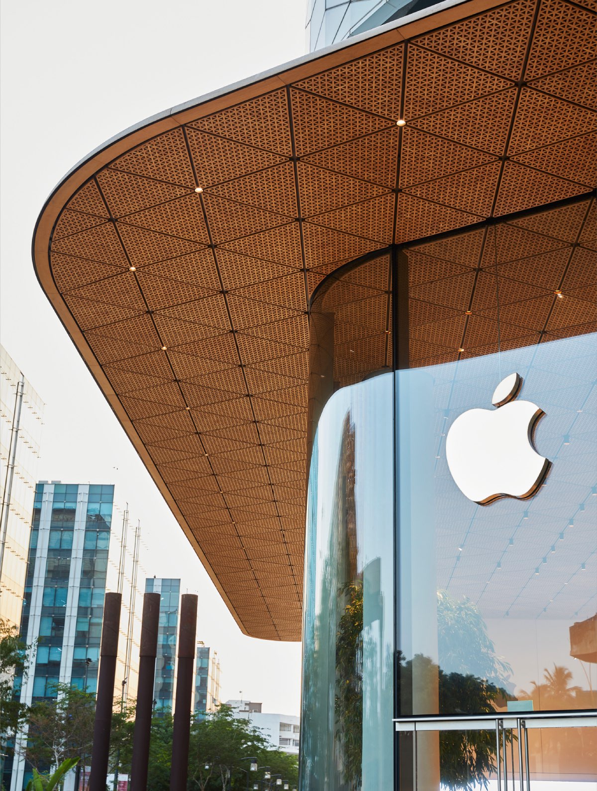Foster + Partners unveils Apple's first store in India at BKC, Mumbai